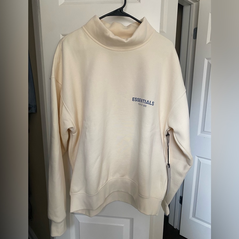 NWT | Essentials Turtleneck Sweatshirt | Size Small